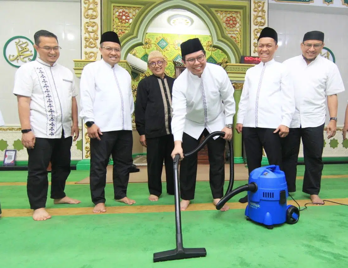 Peduli Kebersihan Rumah Ibadah,  Bank Muamalat Gelar Gerakan Bersih Masjid